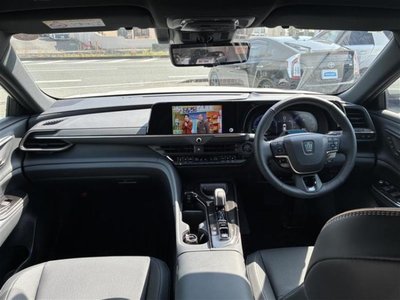 TOYOTA CROWN SPORT - 4