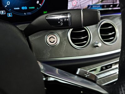 MERCEDES-BENZ E-CLASS - 9