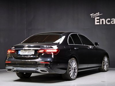 MERCEDES-BENZ E-CLASS - 5