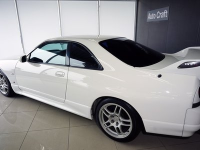 1995 Nissan SKYLINE GT-R 照片 2