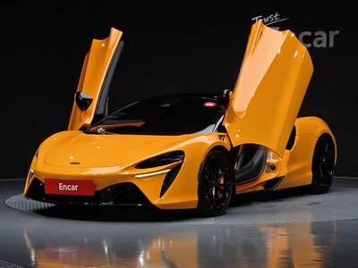 MCLAREN ARTURA