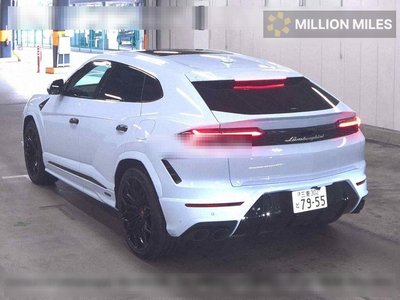 LAMBORGHINI URUS - 2