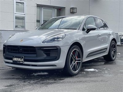 PORSCHE MACAN - 1