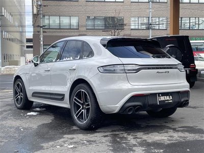PORSCHE MACAN - 8