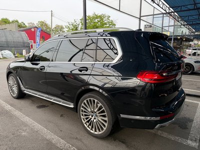 BMW X7 - 7