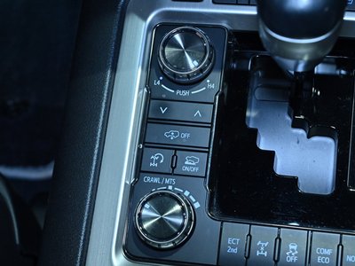 2017 Toyota LAND CRUISER 200 缩略图 37