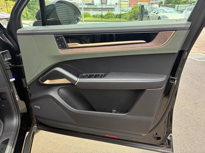 2025 Porsche CAYENNE 缩略图 22