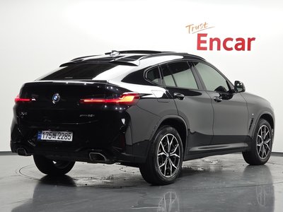 2022 BMW X4 photo 4