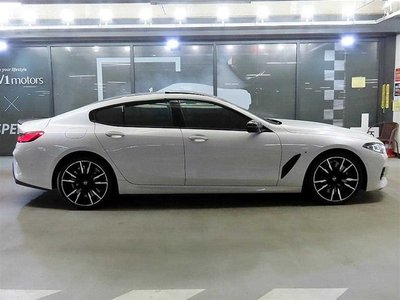BMW 8 SERIES - 2