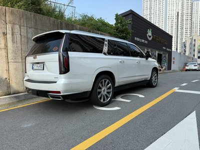 CADILLAC ESCALADE 5TH GENERATION - 4