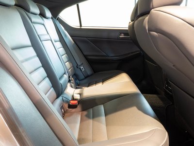 2021 Lexus IS photo 10