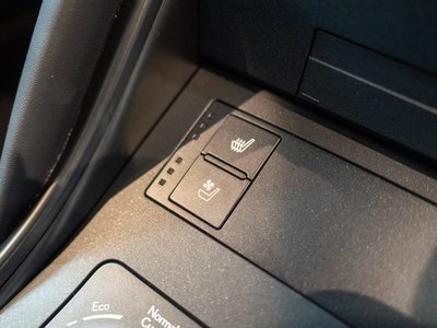 2021 Lexus IS photo 12