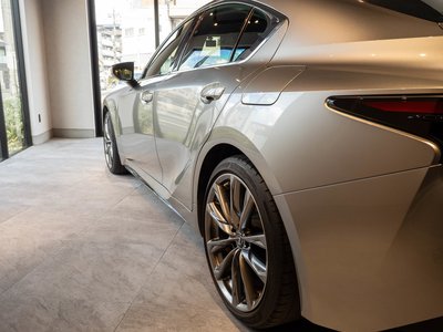 2021 Lexus IS photo 6