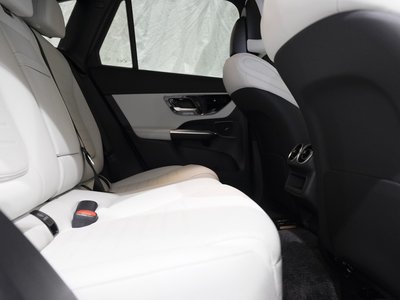صورة مصغرة 33 لـ 2026 Mercedes-BENZ GLC