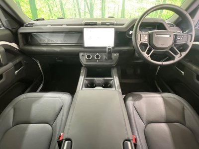 LAND ROVER DEFENDER - 2