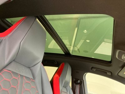 2024 AUDI RS Q3 photo 9