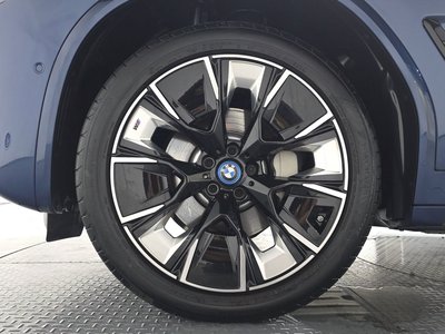 صورة 6 لـ 2025 BMW IX3
