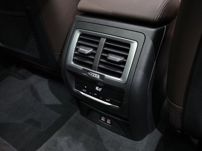 صورة مصغرة 31 لـ 2025 BMW IX3