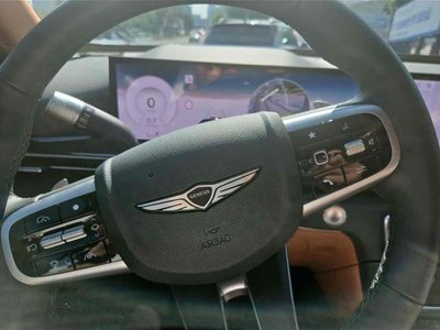 2025 Genesis GV80 photo 5