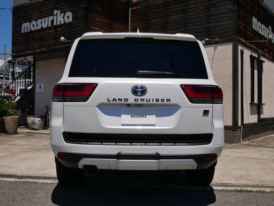 TOYOTA LAND CRUISER 300 - 4