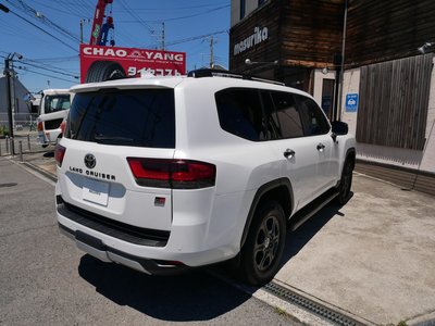 TOYOTA LAND CRUISER 300 - 7