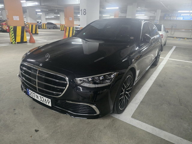 MERCEDES-BENZ S-CLASS - View 1