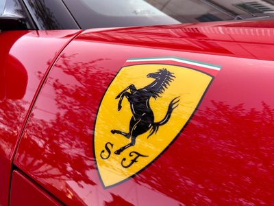 FERRARI 12CILINDRI - 4