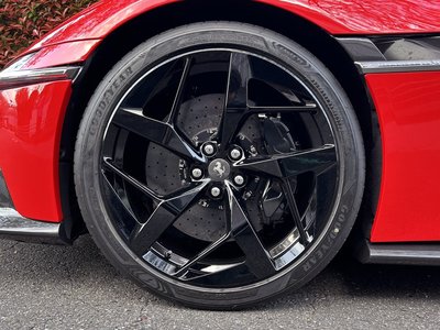 FERRARI 12CILINDRI - 3
