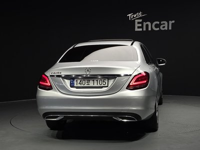 2019 Mercedes-BENZ C-CLASS 照片 3