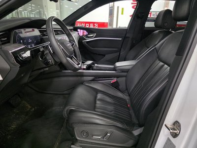 صورة 6 لـ 2023 AUDI E-TRON