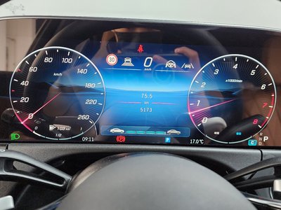 MERCEDES-BENZ E-CLASS - 8