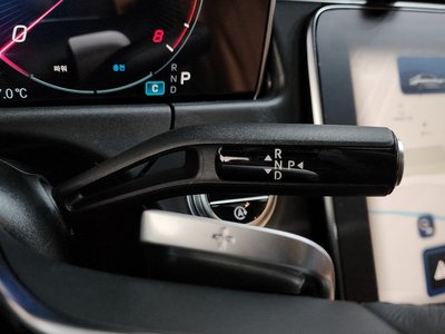 MERCEDES-BENZ E-CLASS - 9