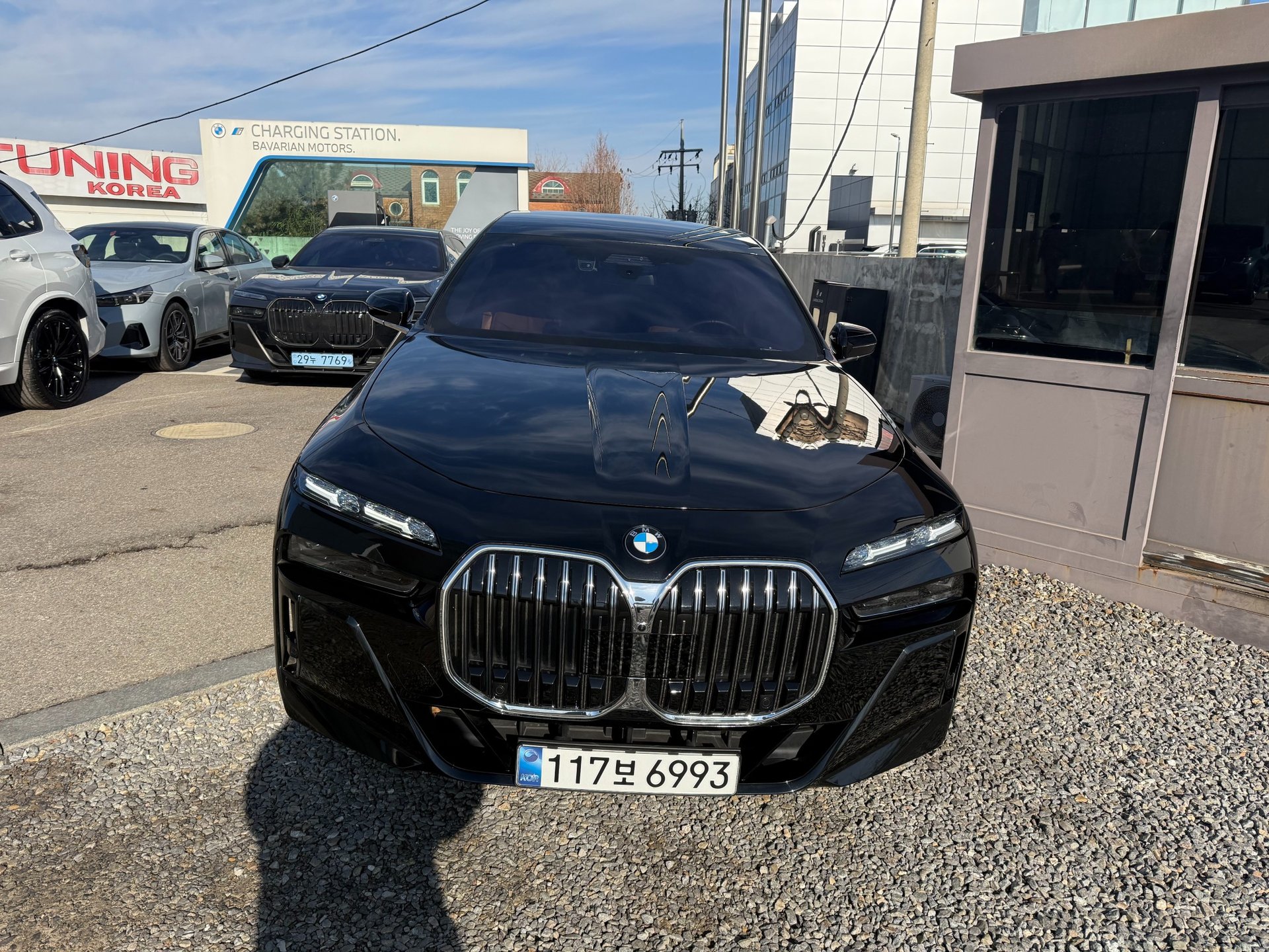 BMW 7 SERIES - View 1