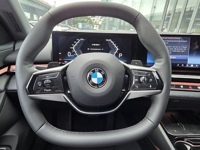 2026 BMW 5 SERIES — миниатюра 11