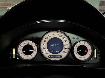 MERCEDES-BENZ CLS - 7