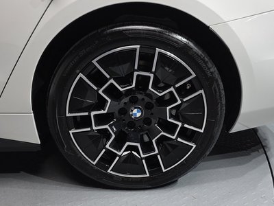 BMW I4 - 8