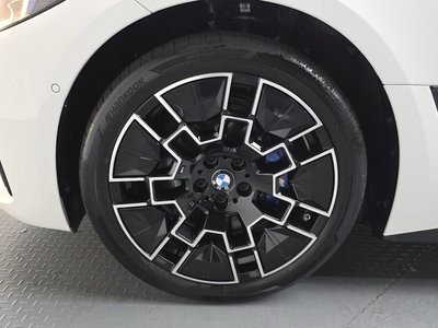 BMW I4 - 6
