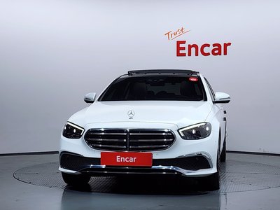 MERCEDES-BENZ E-CLASS - 2