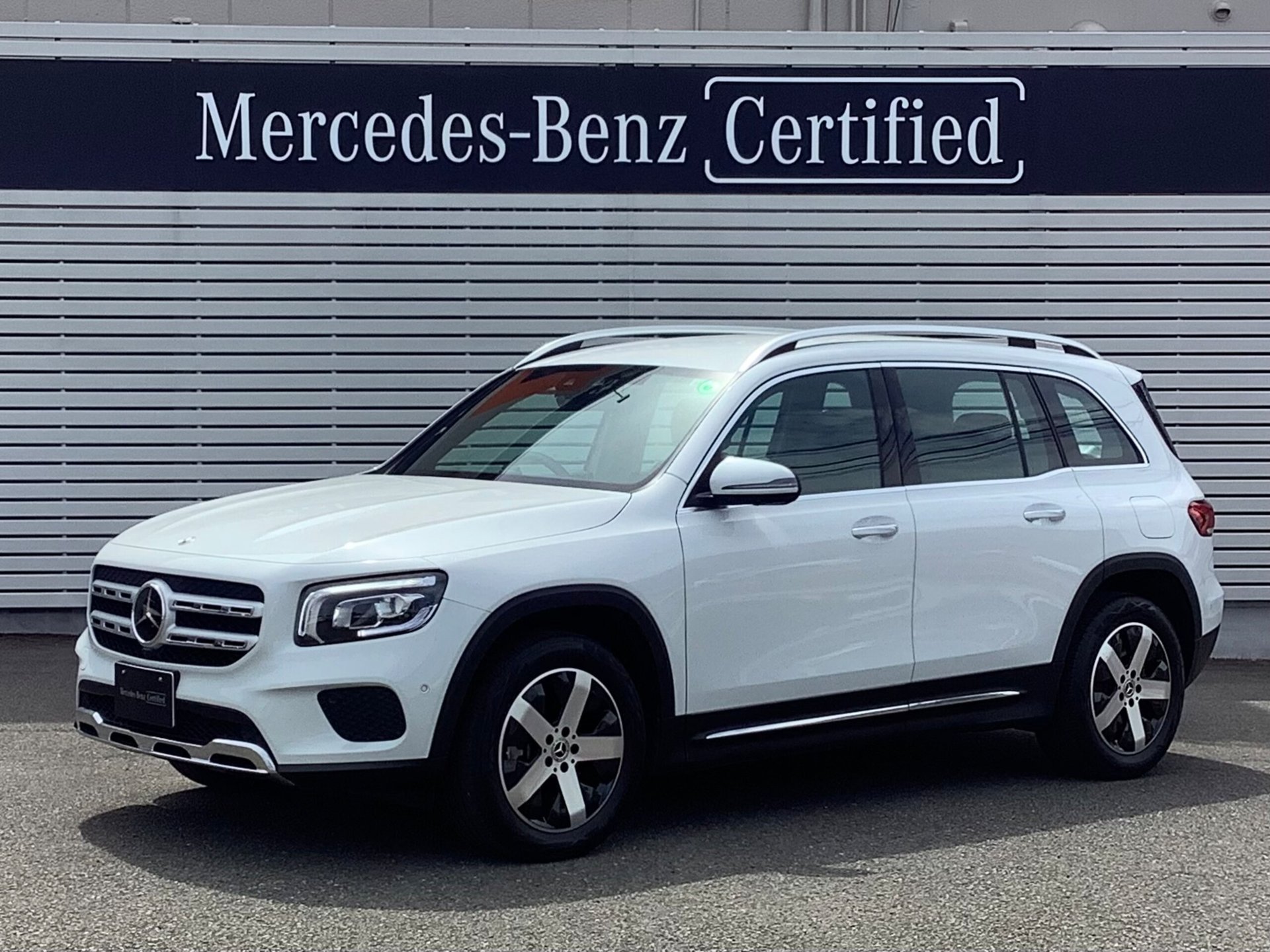 MERCEDES-BENZ GLB - View 1
