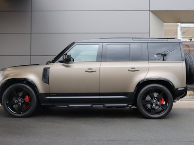 LAND ROVER DEFENDER - 7