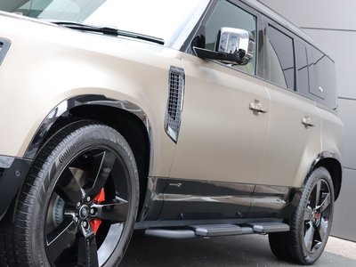 LAND ROVER DEFENDER - 3