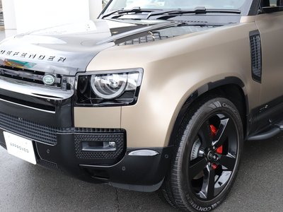 LAND ROVER DEFENDER - 4