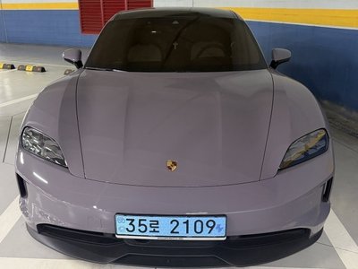 PORSCHE TAYCAN - 1
