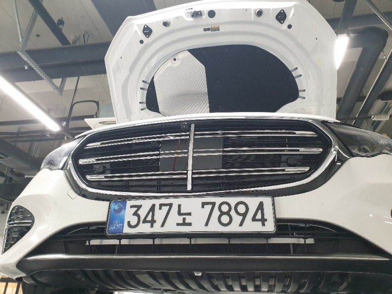 MERCEDES-BENZ E-CLASS - View 1