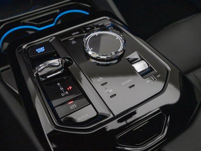 2025 BMW I5 — фото 9