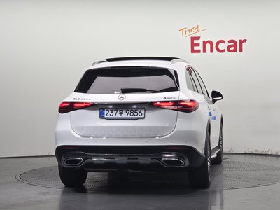 صورة 4 لـ 2023 Mercedes-BENZ GLC