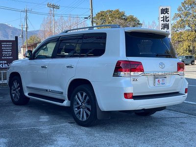 TOYOTA LAND CRUISER 200 - 6