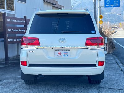 TOYOTA LAND CRUISER 200 - 7