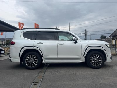 TOYOTA LAND CRUISER 300 - 5