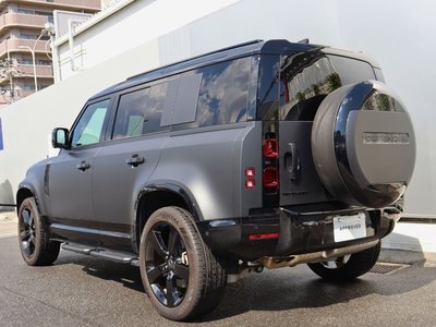LAND ROVER DEFENDER - 7